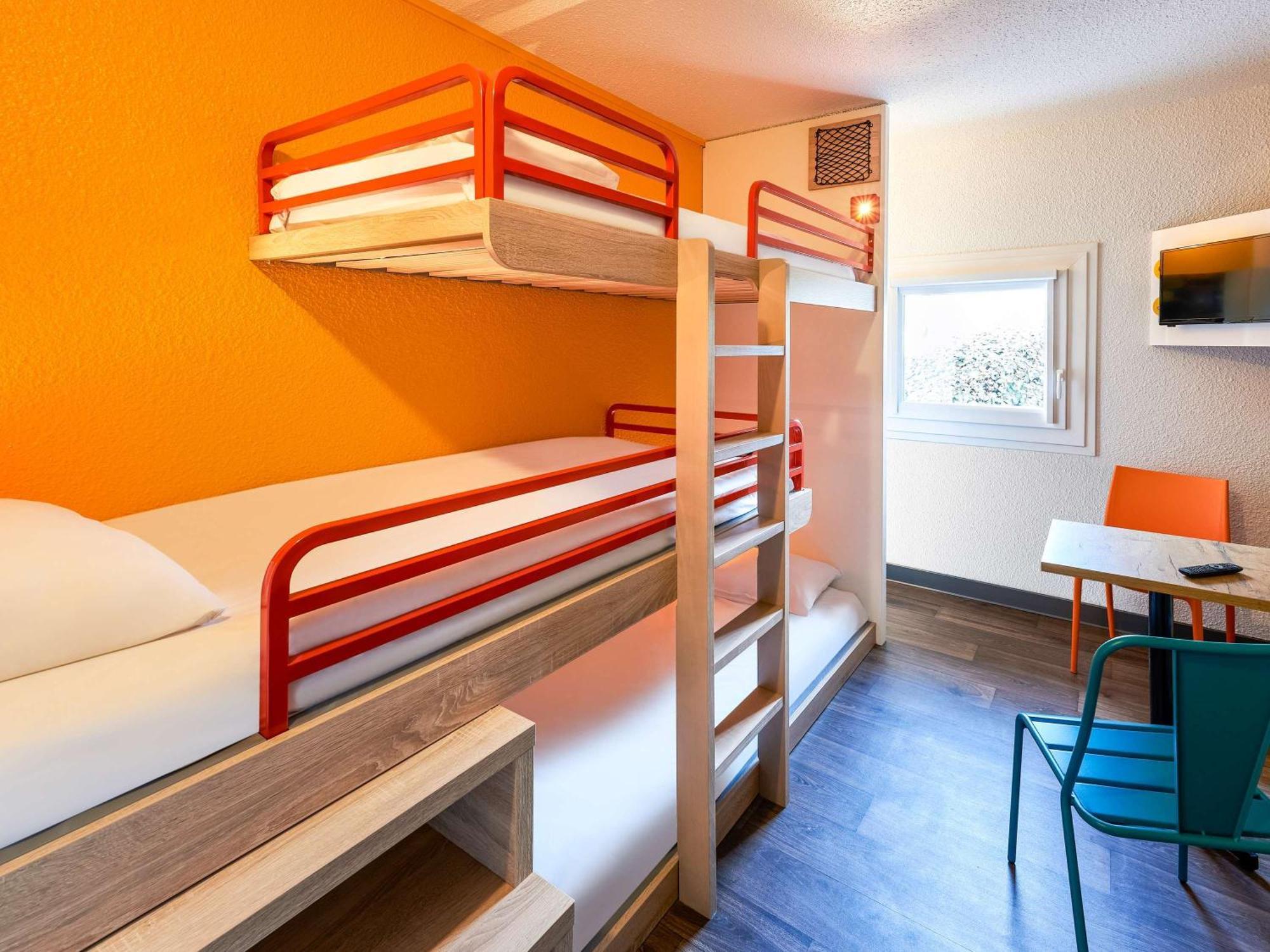 Hotel Hotelf1 Centre Echangeur A7 A9 *