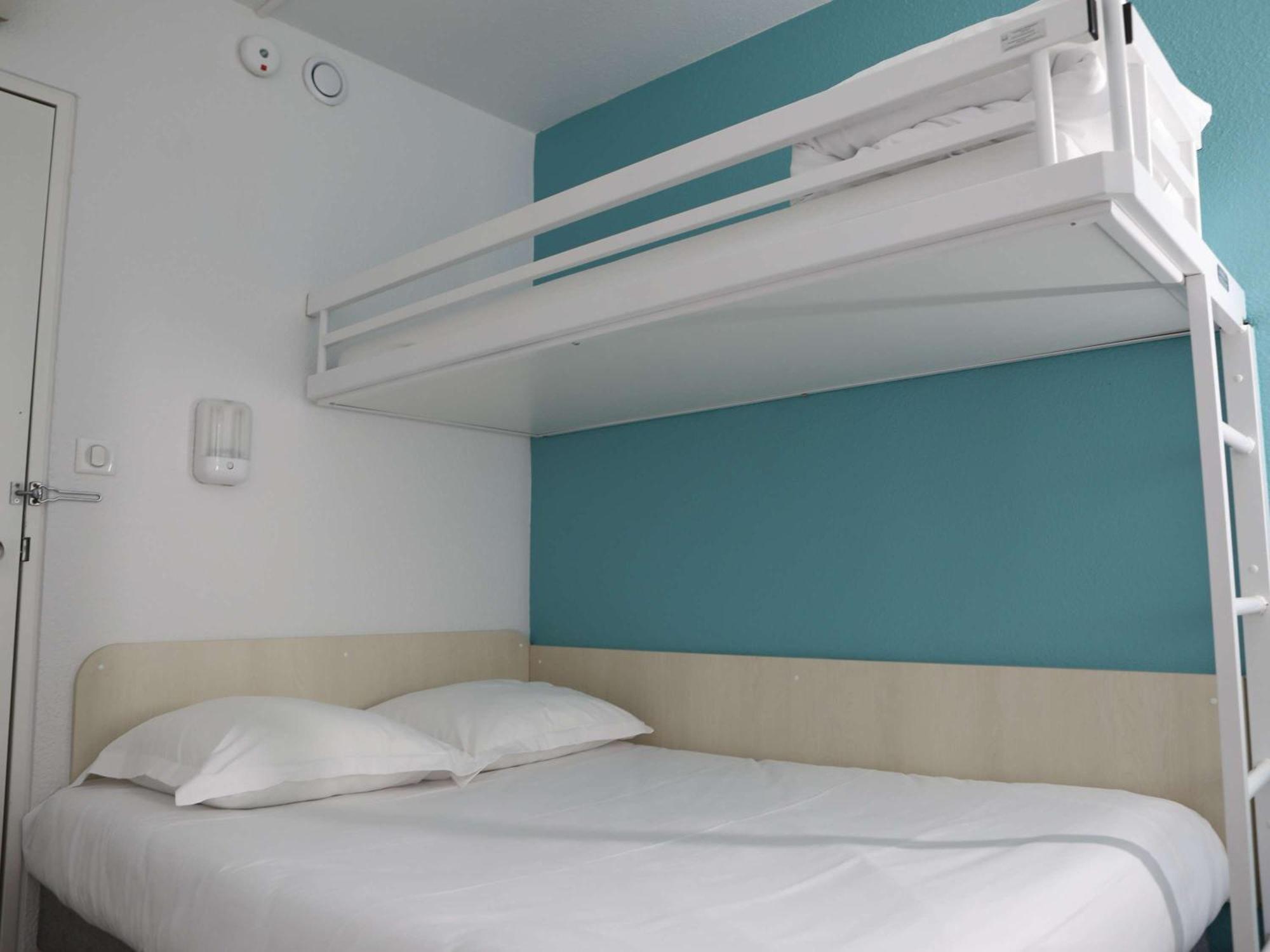 Hotelf1 Centre Echangeur A7 A9