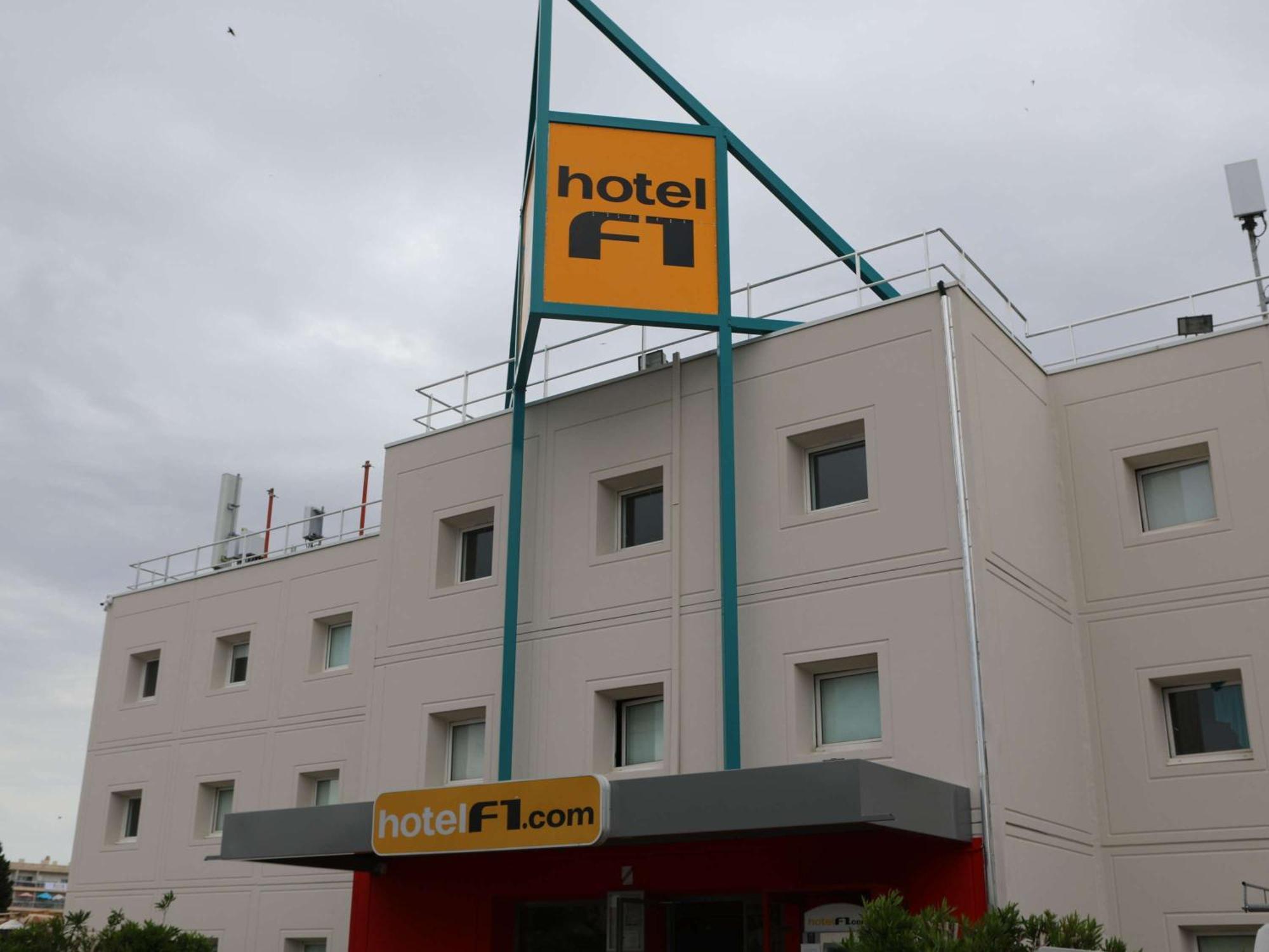 Hotelf1 Centre Echangeur A7 A9 Orange (Vaucluse)