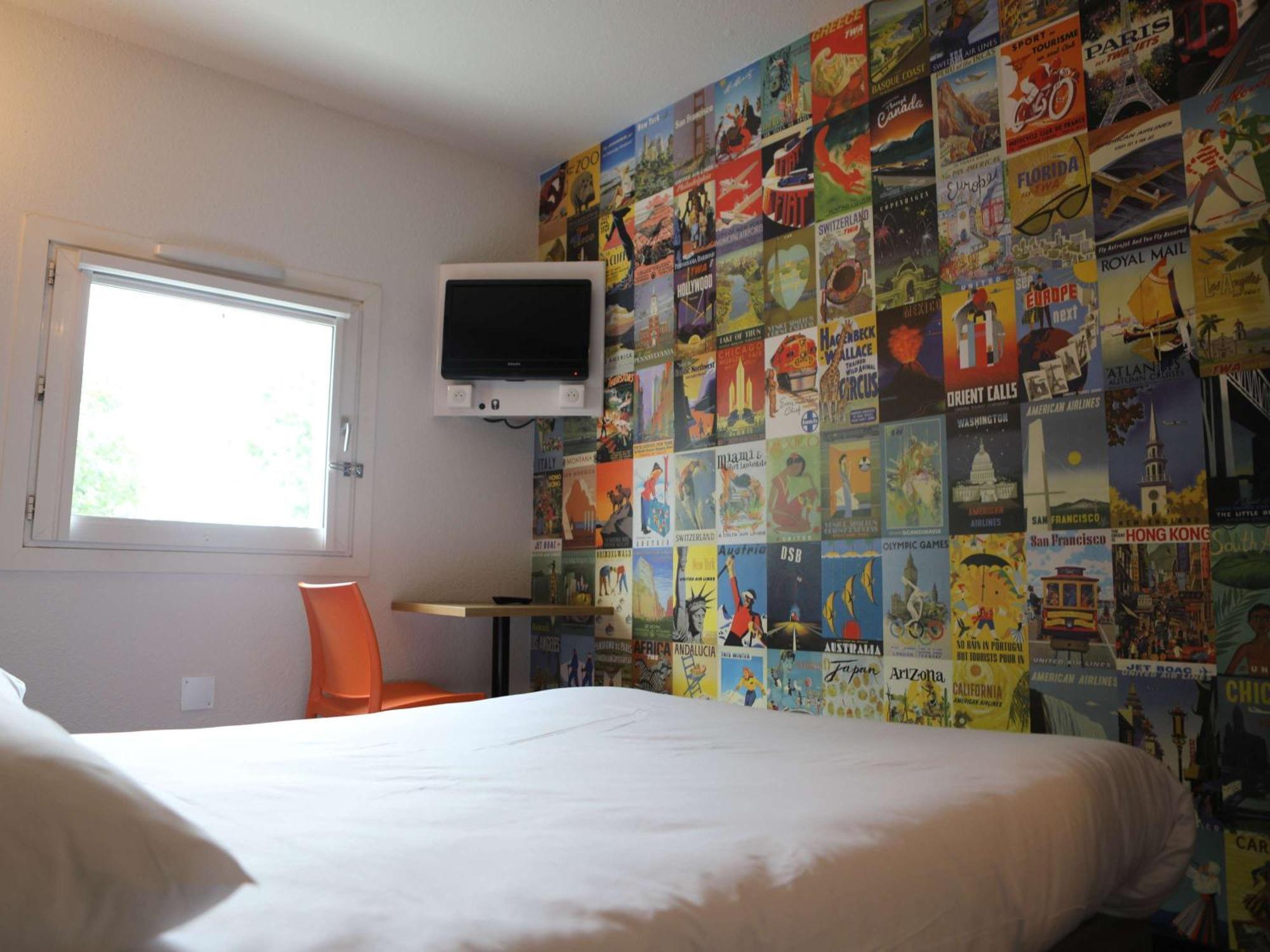 Hotelf1 Centre Echangeur A7 A9 Hotel *