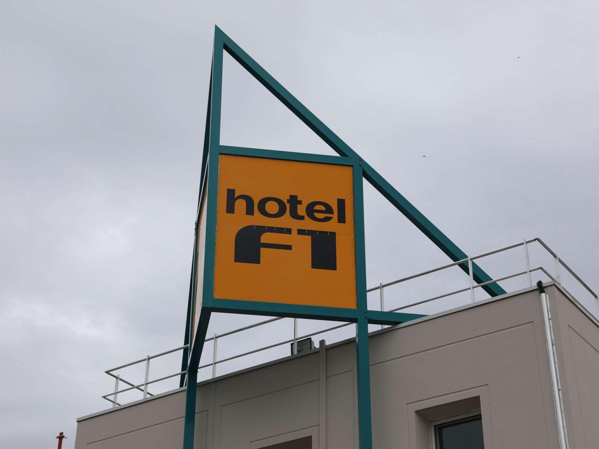 Hotel Hotelf1 Centre Echangeur A7 A9 *